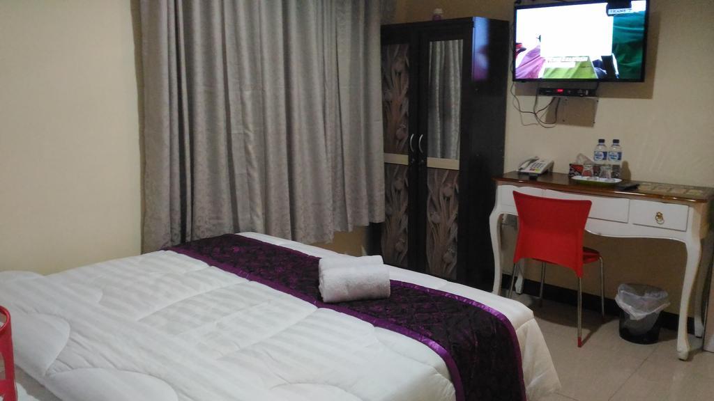 Diponegoro House Hotel Salatiga Kültér fotó